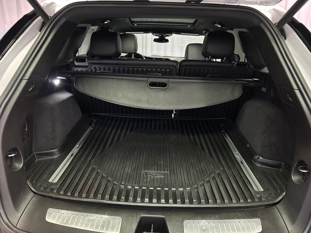 Used 2022 Cadillac XT5 Premium Luxury w/ LPO, Floor Liner Package image 25