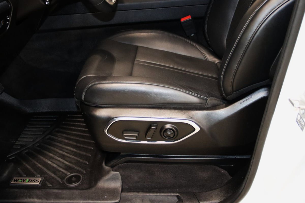 Used 2022 Jeep Wagoneer Series III w/ Premium Group I image 36