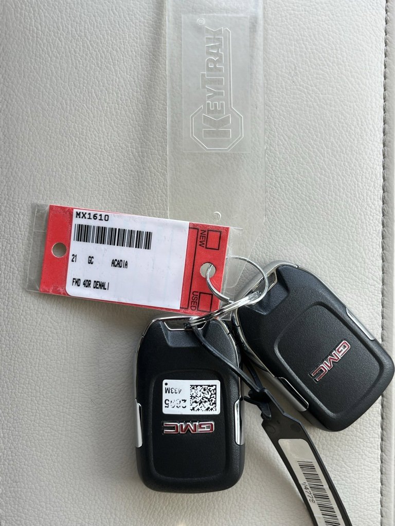 Used 2021 GMC Acadia Denali w/ Denali Technology Package image 26