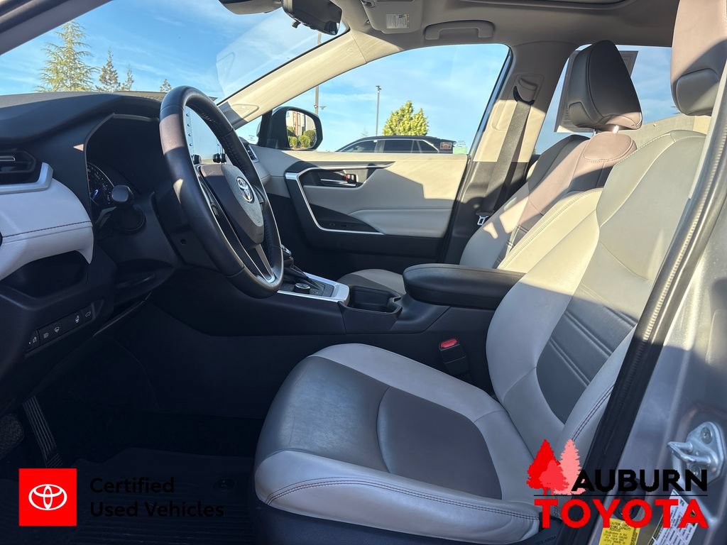 Certified 2021 Toyota RAV4 XLE Premium AWD/4WD image 19