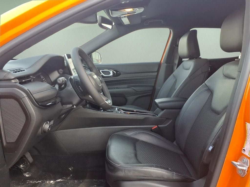 New 2026 Jeep Compass Latitude AWD/4WD image 4