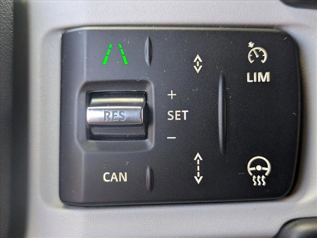 Used 2024 Land Rover Defender 110 X-Dynamic SE AWD/4WD image 11