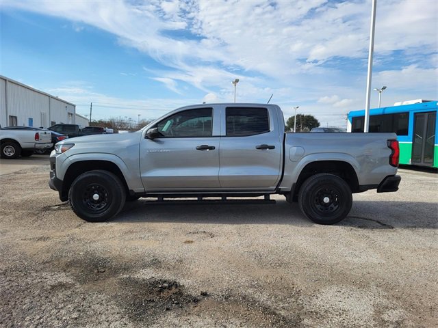 Used 2025 Chevrolet Colorado W/T image 2