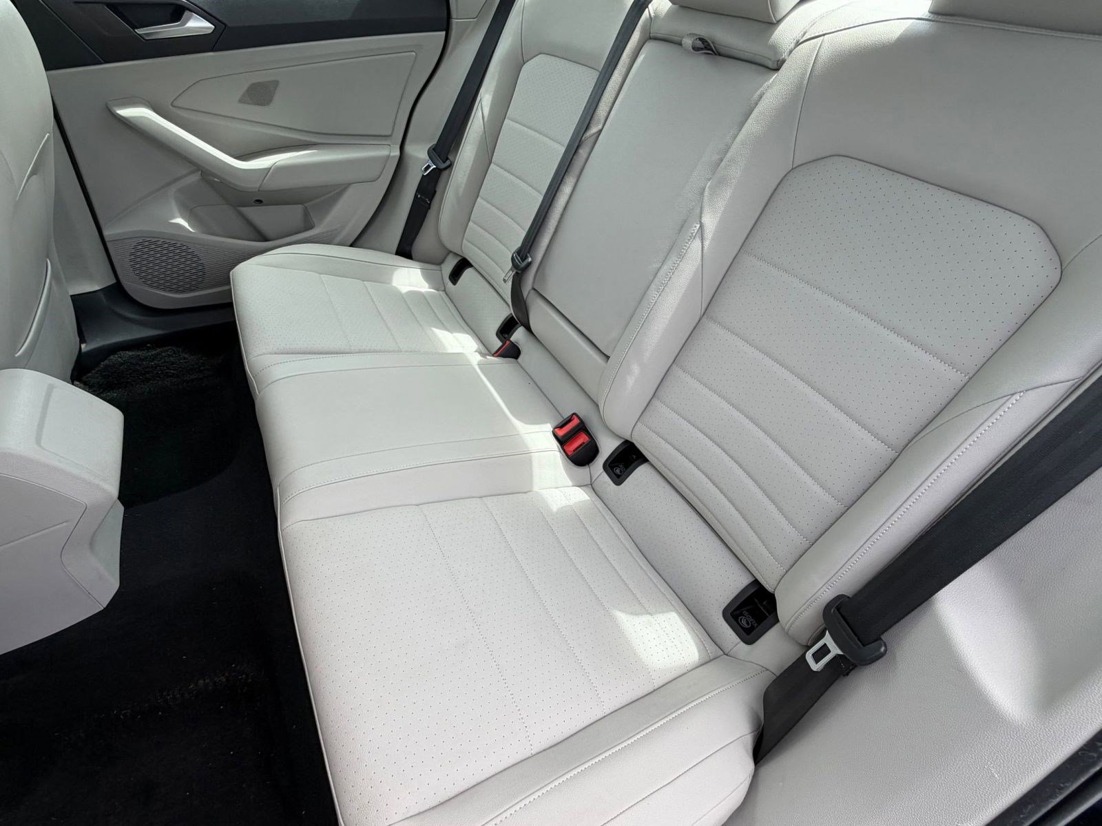 Used 2023 Volkswagen Jetta SE image 19