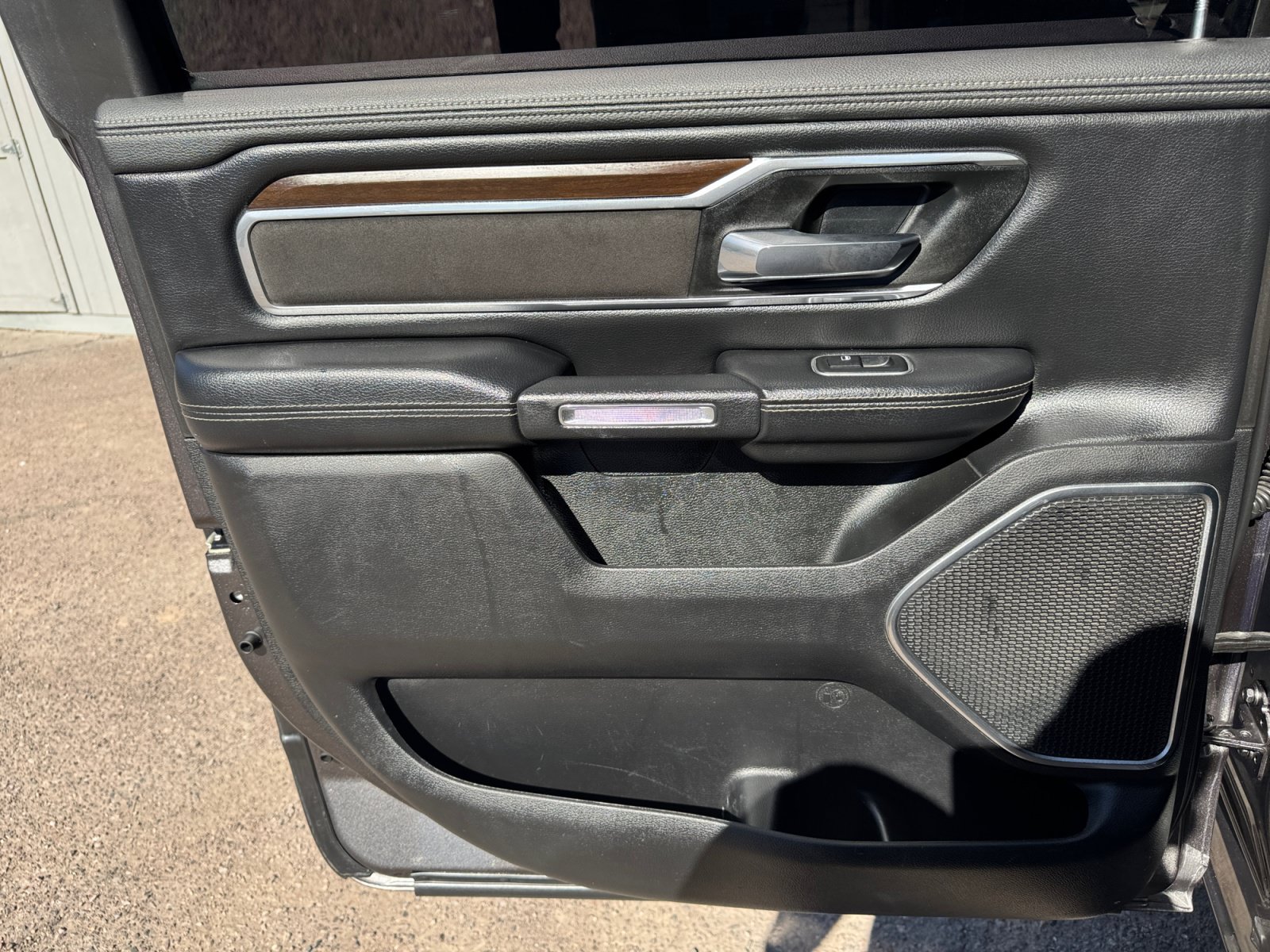Used 2021 RAM 1500 Laramie w/ Off Road Group AWD/4WD image 30