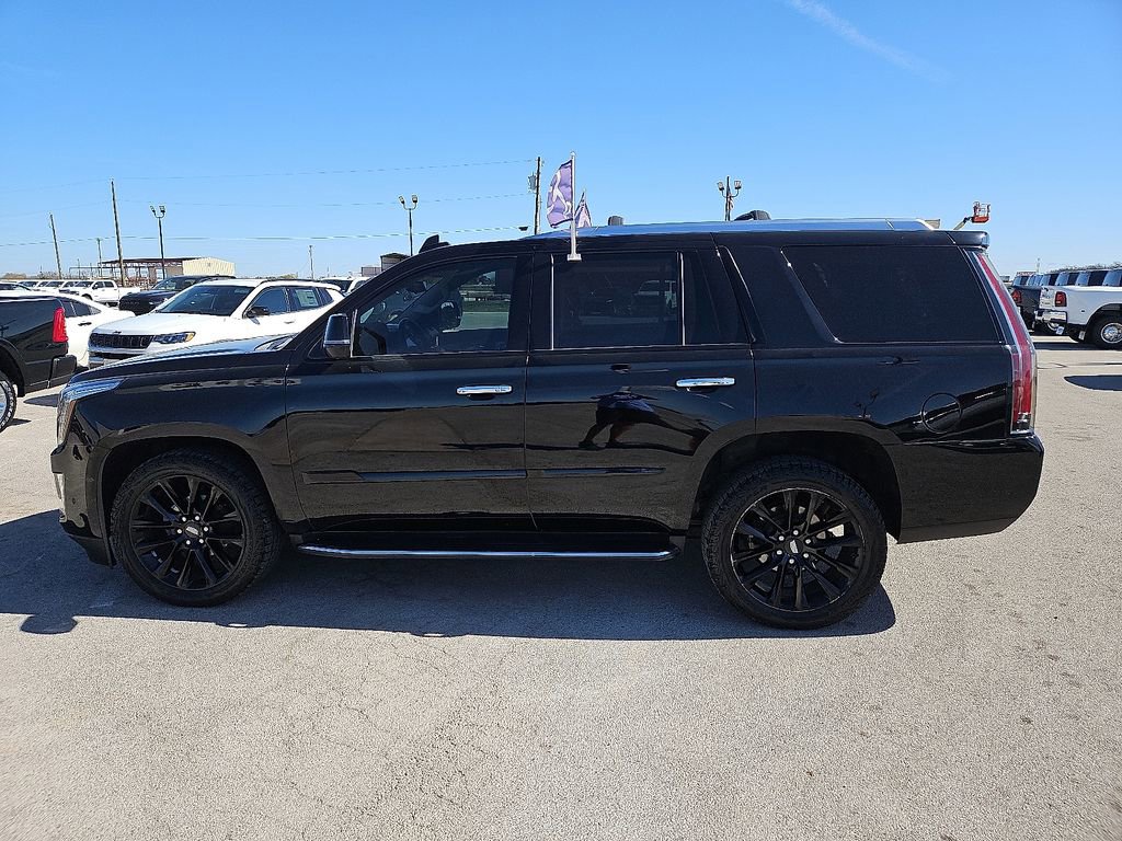 Used 2020 Cadillac Escalade Luxury w/ Escalade Sport Edition AWD/4WD image 3
