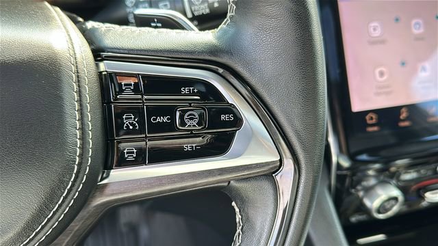 Used 2023 Jeep Grand Cherokee Overland w/ Advanced Protech Group III image 14