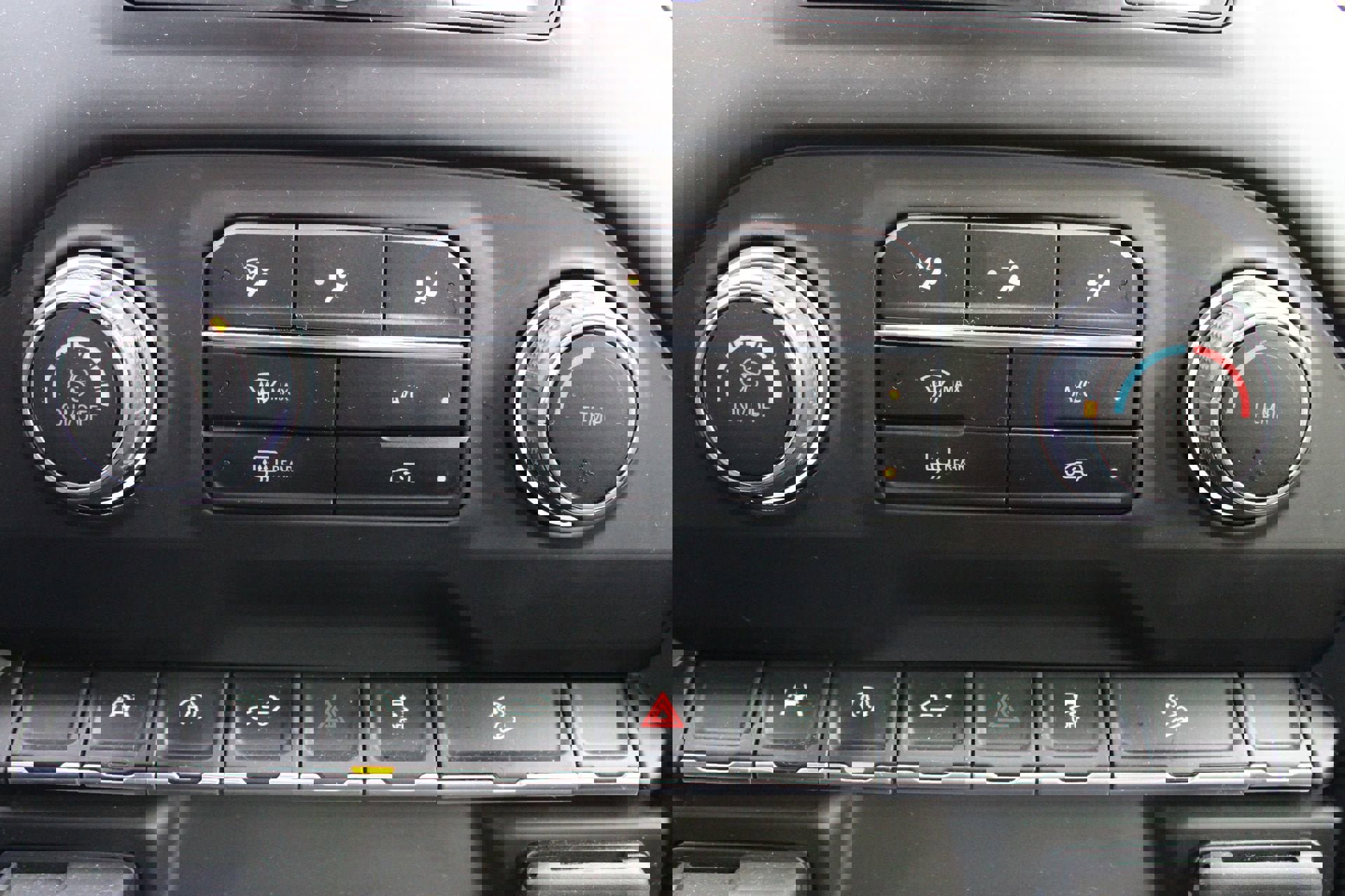 Used 2025 Chevrolet Silverado 1500 Custom Trail Boss w/ Dark Appearance Package image 39