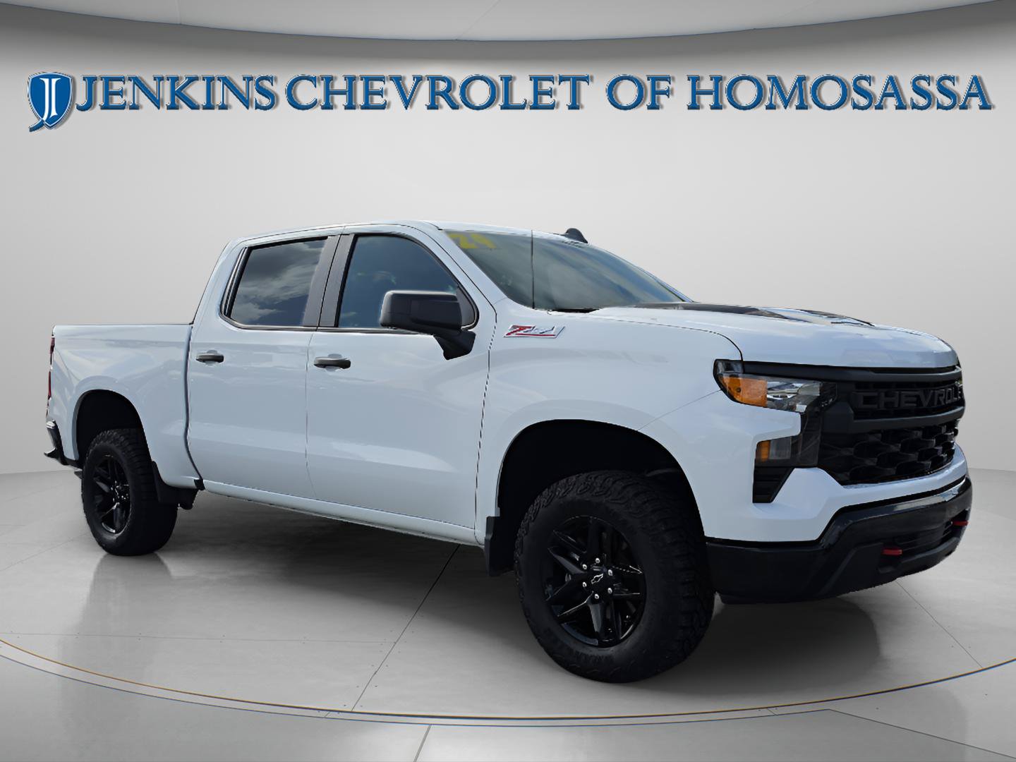 Used 2024 Chevrolet Silverado 1500 Custom Trail Boss AWD/4WD image 2