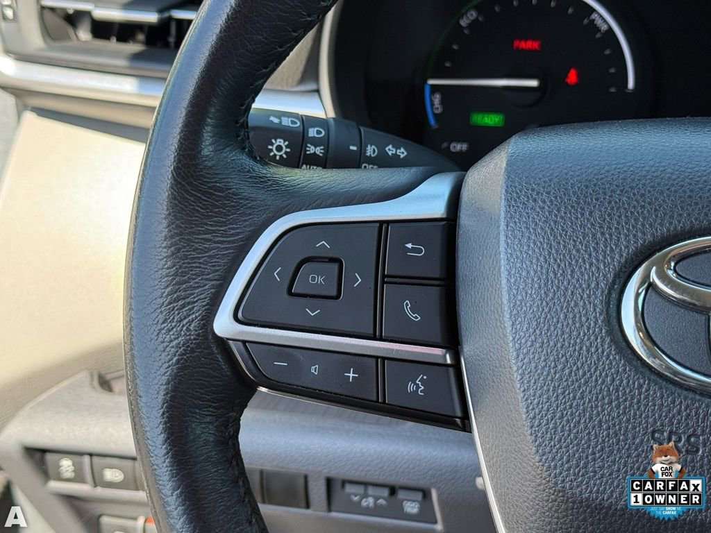 Used 2024 Toyota Sienna XLE FWD image 16