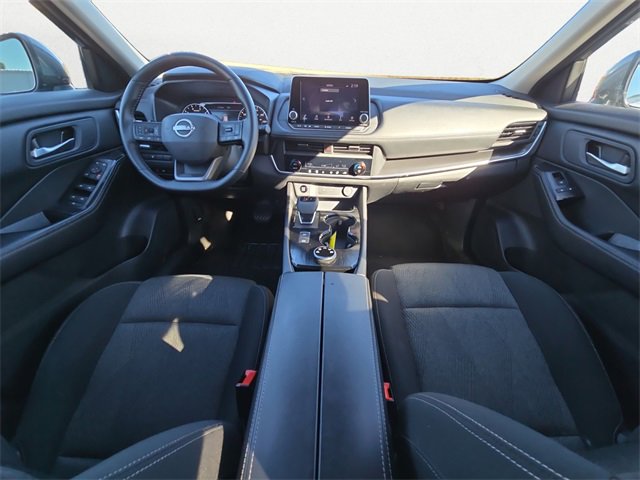 Used 2025 Nissan Rogue SV image 10