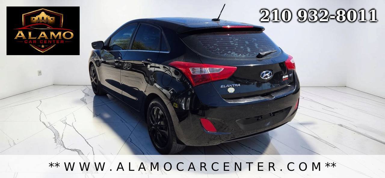 Used 2017 Hyundai Elantra GT FWD image 3