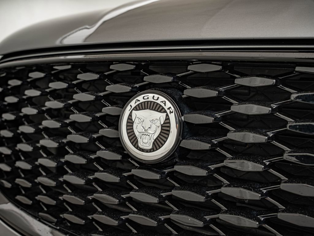 Certified 2025 Jaguar F-PACE R-Dynamic S AWD/4WD image 12