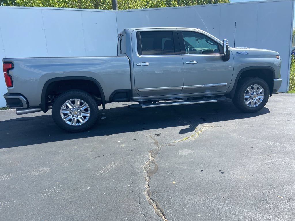 New 2025 Chevrolet Silverado 2500 High Country w/ Technology Package AWD/4WD image 3
