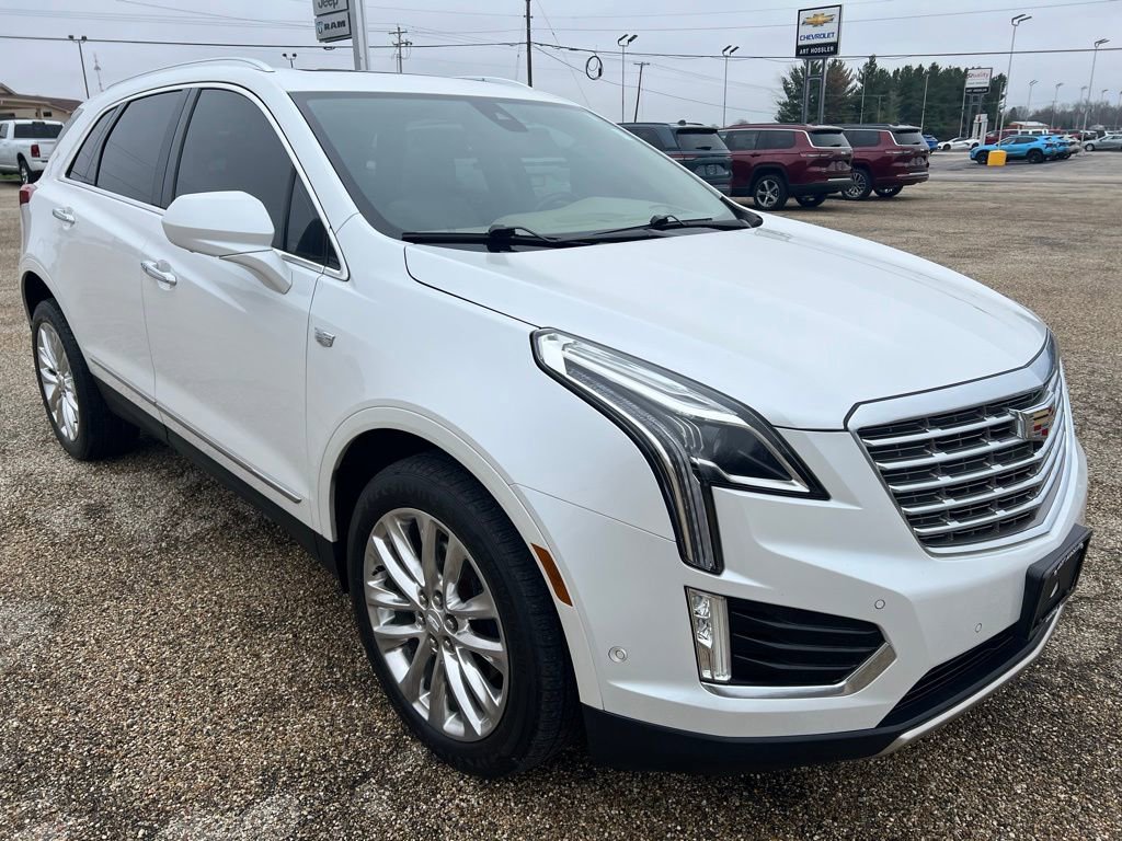 Used 2017 Cadillac XT5 Platinum w/ Driver Assist Package image 5