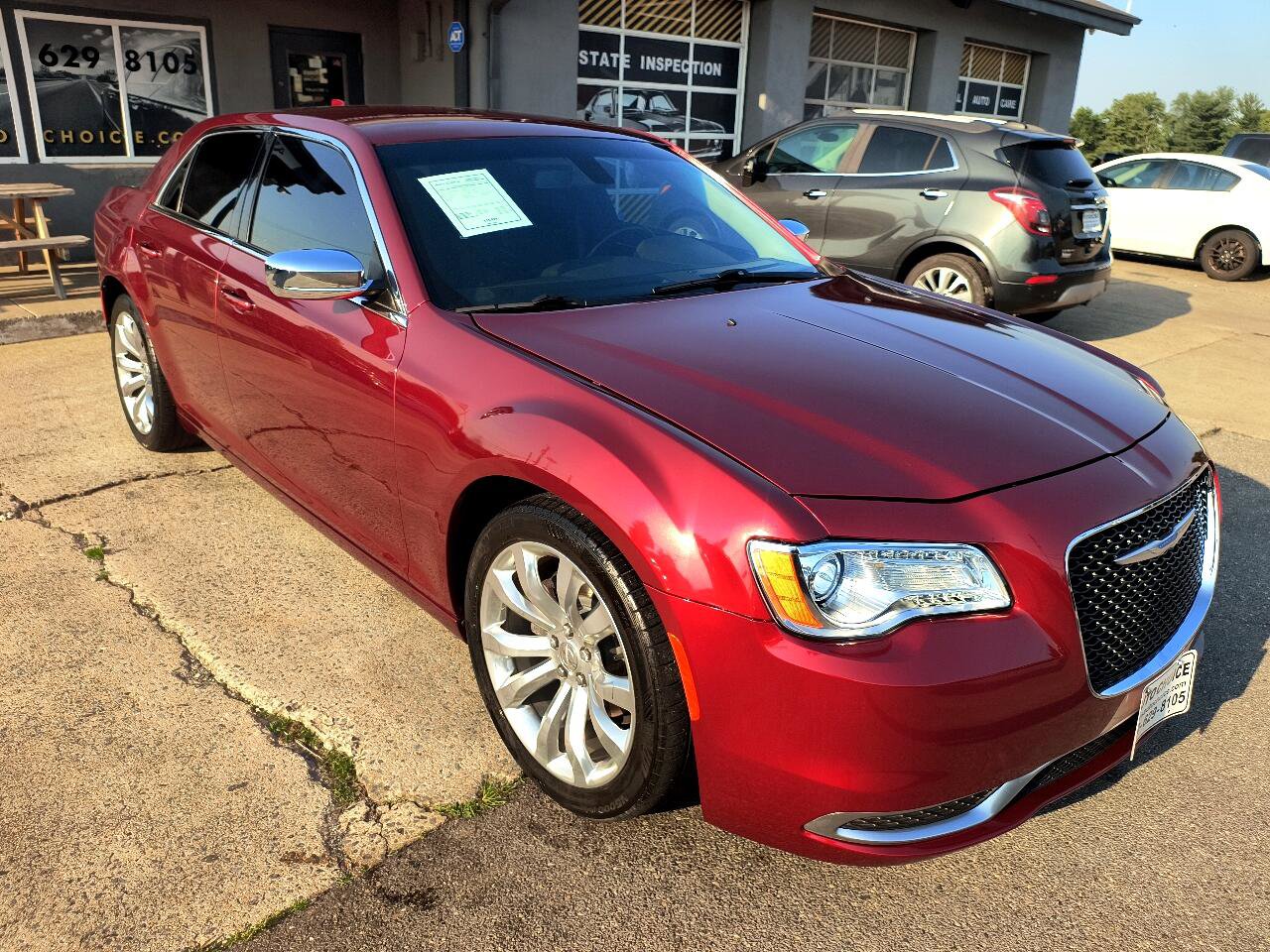 Used 2019 Chrysler 300 Touring w/ Chrome Appearance Package image 22
