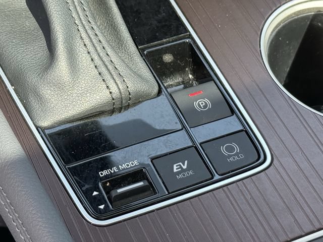Certified 2024 Toyota Sienna XLE FWD image 19