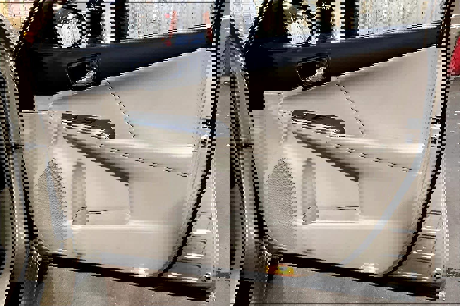 Used 2012 Toyota Camry XLE w/ Leather Pkg image 22