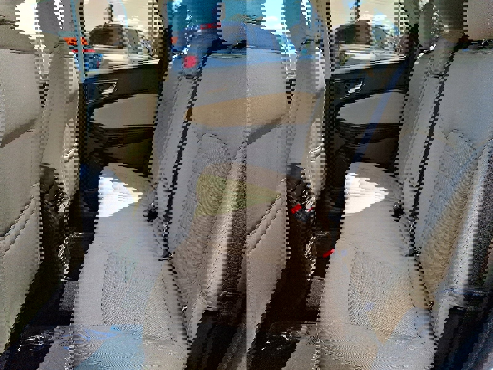 Used 2021 Ford Edge SE image 10