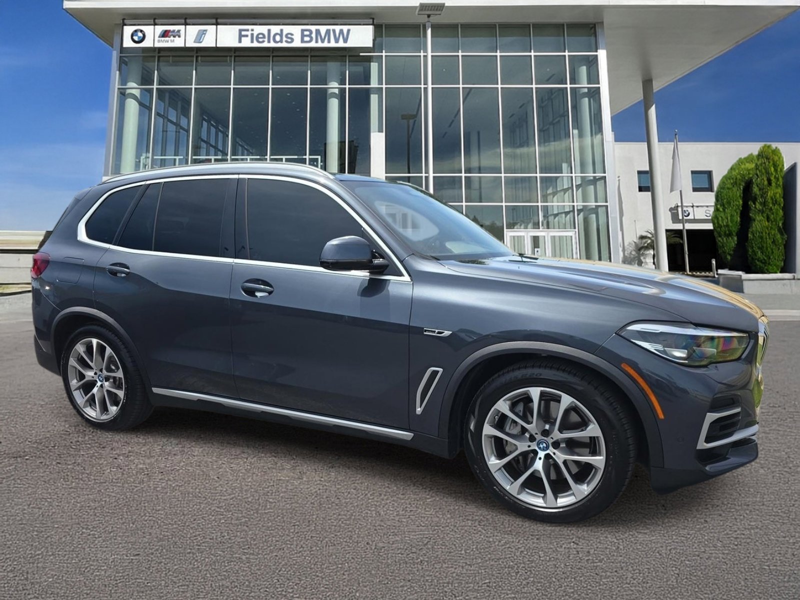 Certified 2022 BMW X5 xDrive45e AWD/4WD image 1