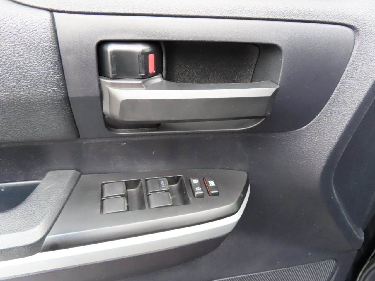 Used 2016 Toyota Tundra SR5 w/ TRD Off Road Package image 26