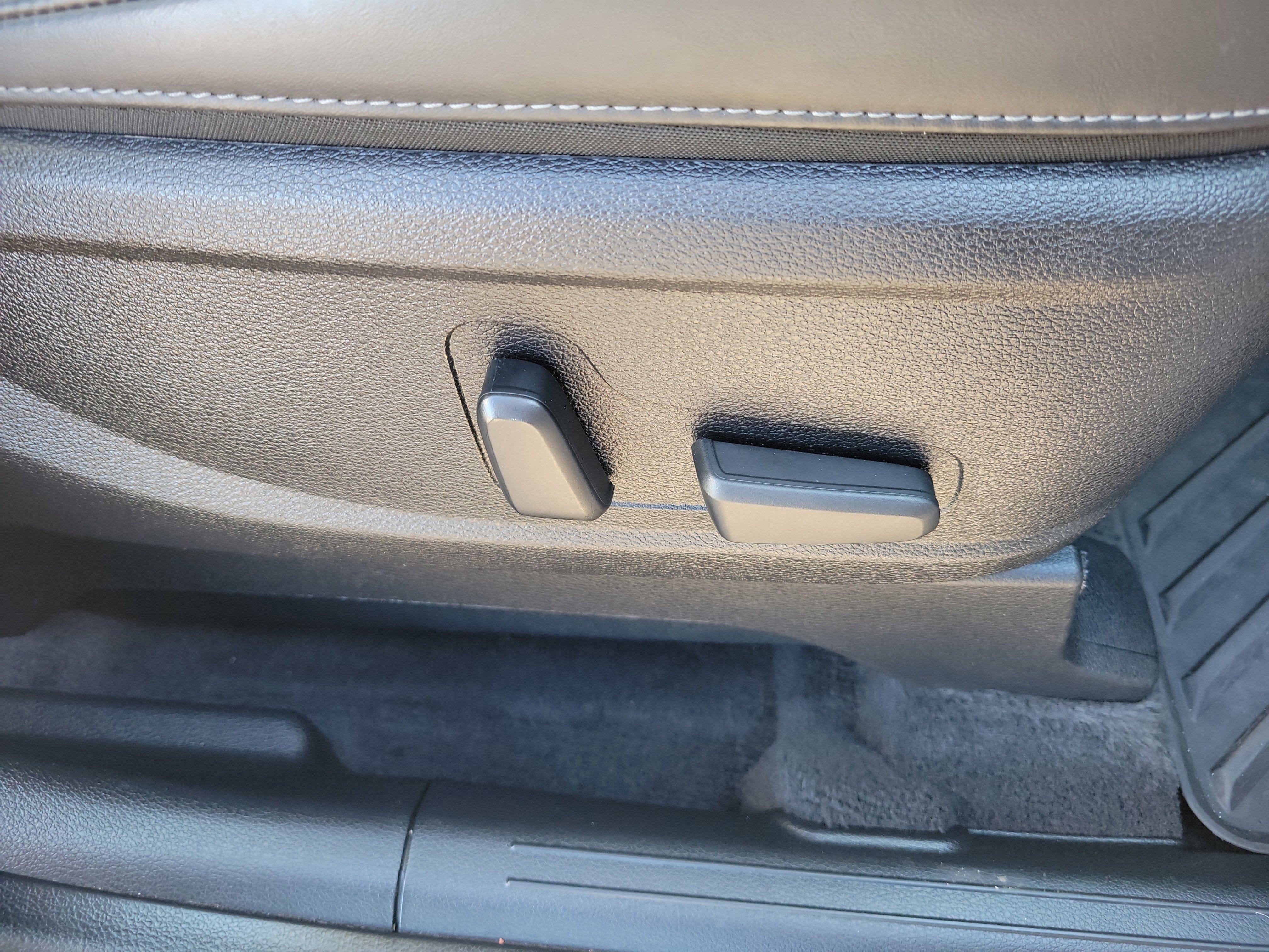 Certified 2022 Kia Telluride SX w/ SX Prestige Package AWD/4WD image 9