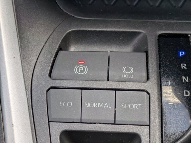 Used 2022 Toyota RAV4 XLE image 23