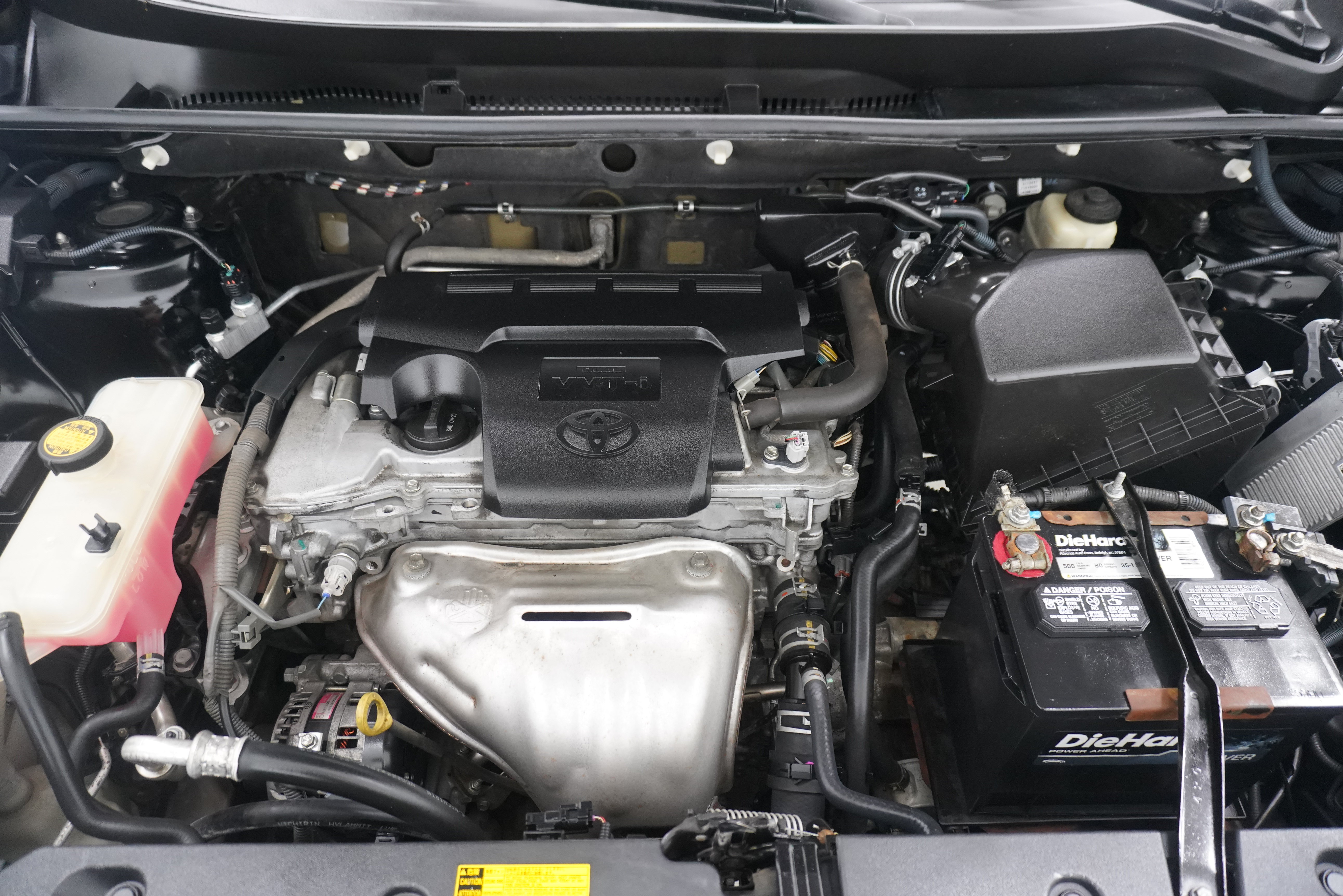 Used 2015 Toyota RAV4 Limited w/ Technology Package FWD image 31