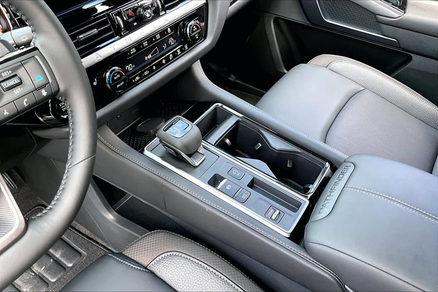 New 2026 Nissan Pathfinder SL FWD image 7