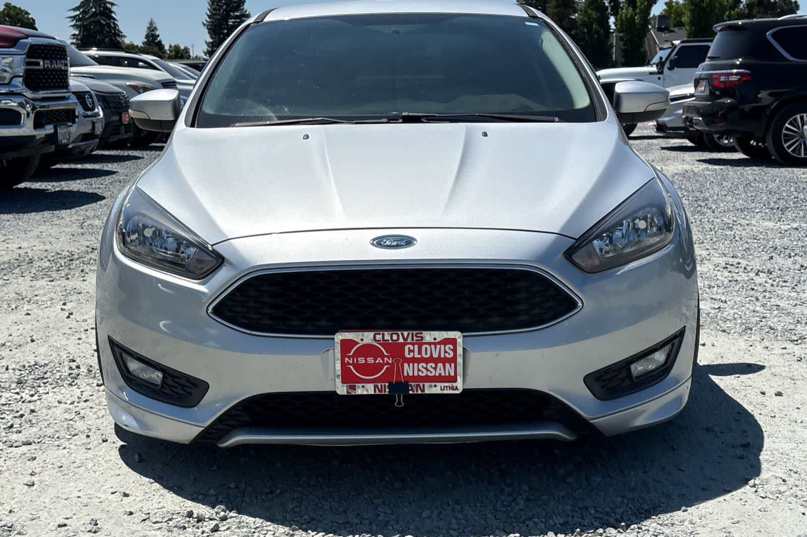 Used 2015 Ford Focus SE w/ SE Sport Package FWD image 11