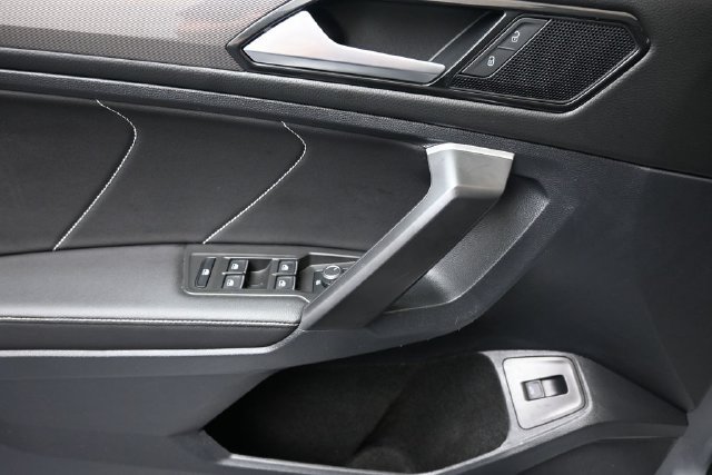 Used 2024 Volkswagen Tiguan SE R-Line AWD/4WD image 22