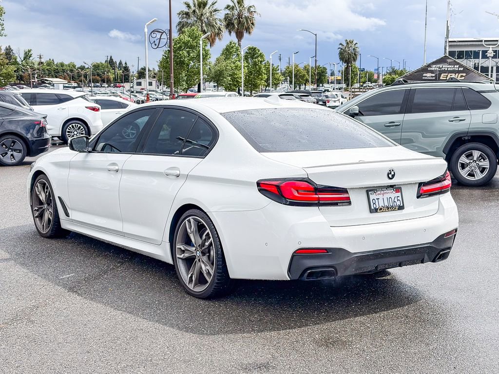 Used 2021 BMW M550i xDrive w/ Dynamic Handling Package image 2
