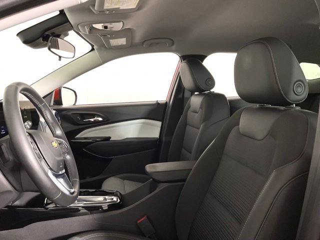 Used 2024 Chevrolet Trax LT w/ Driver Confidence Package FWD image 30