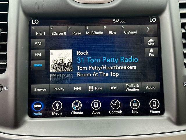 Used 2018 Chrysler 300 Limited w/ Safetytec Plus Group image 16