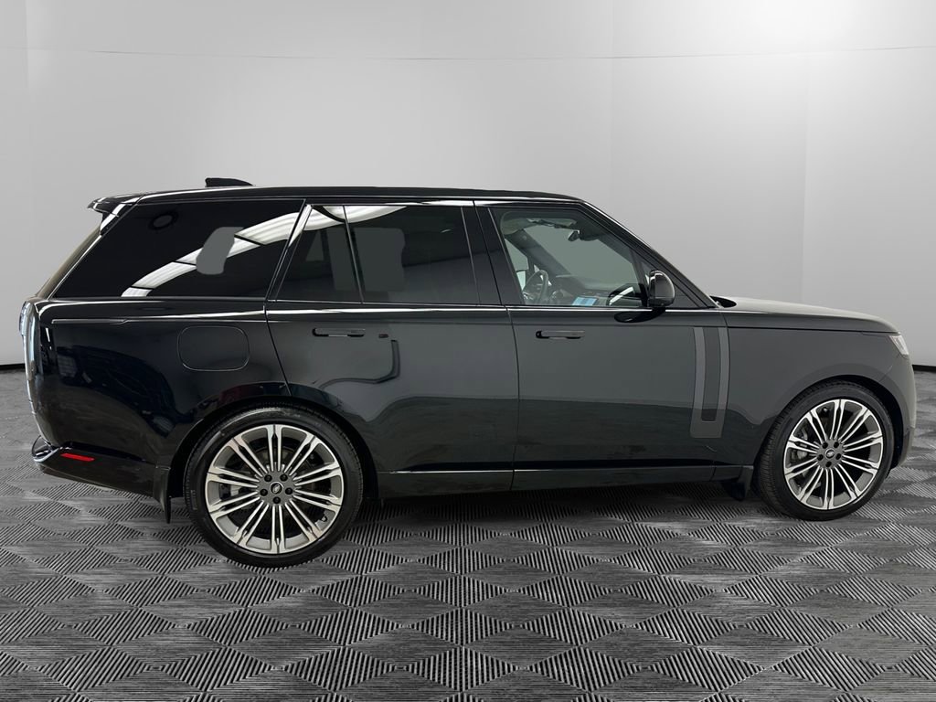 Used 2025 Land Rover Range Rover SE AWD/4WD image 6