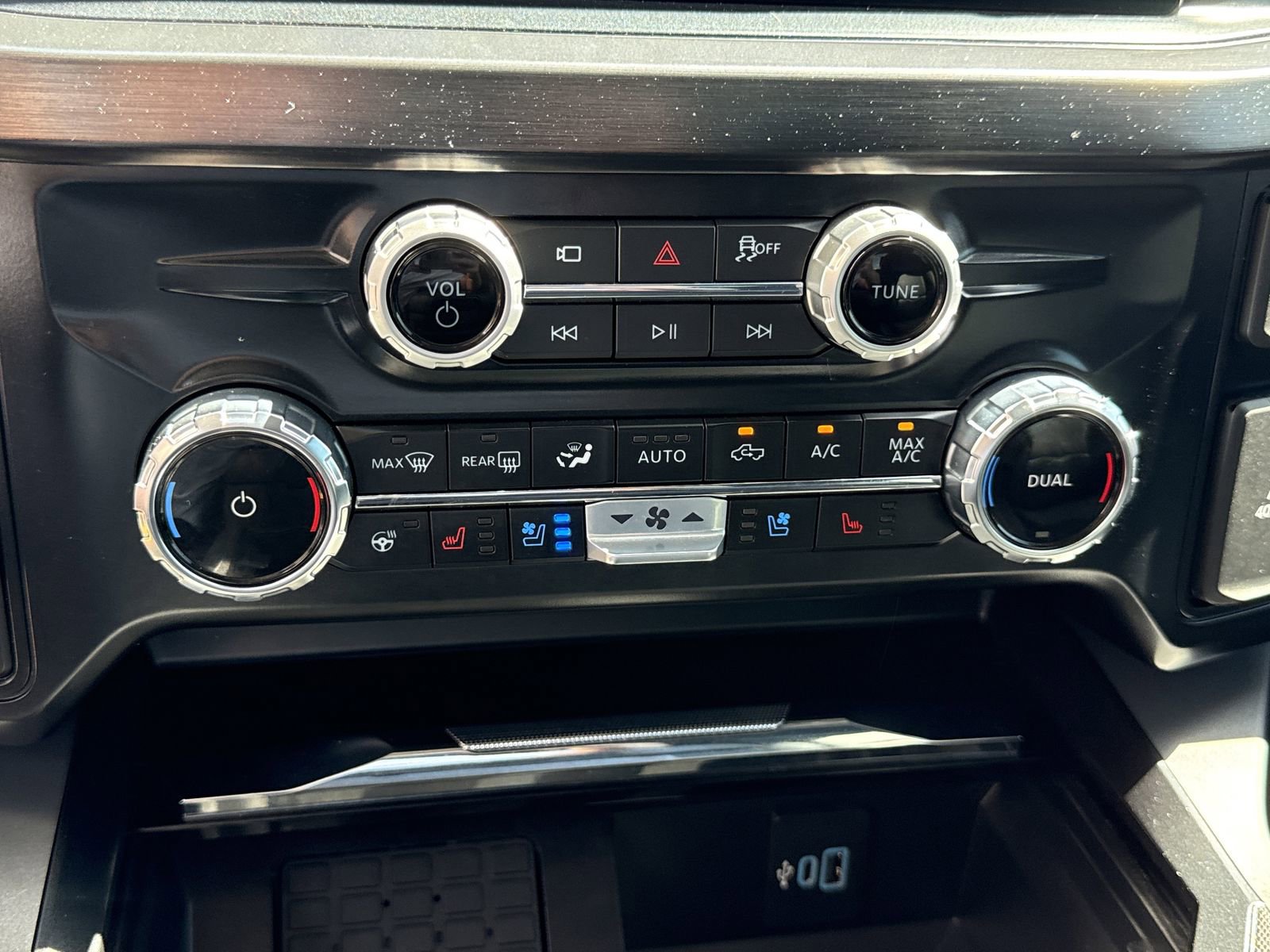 Used 2026 Ford F350 Lariat AWD/4WD image 30