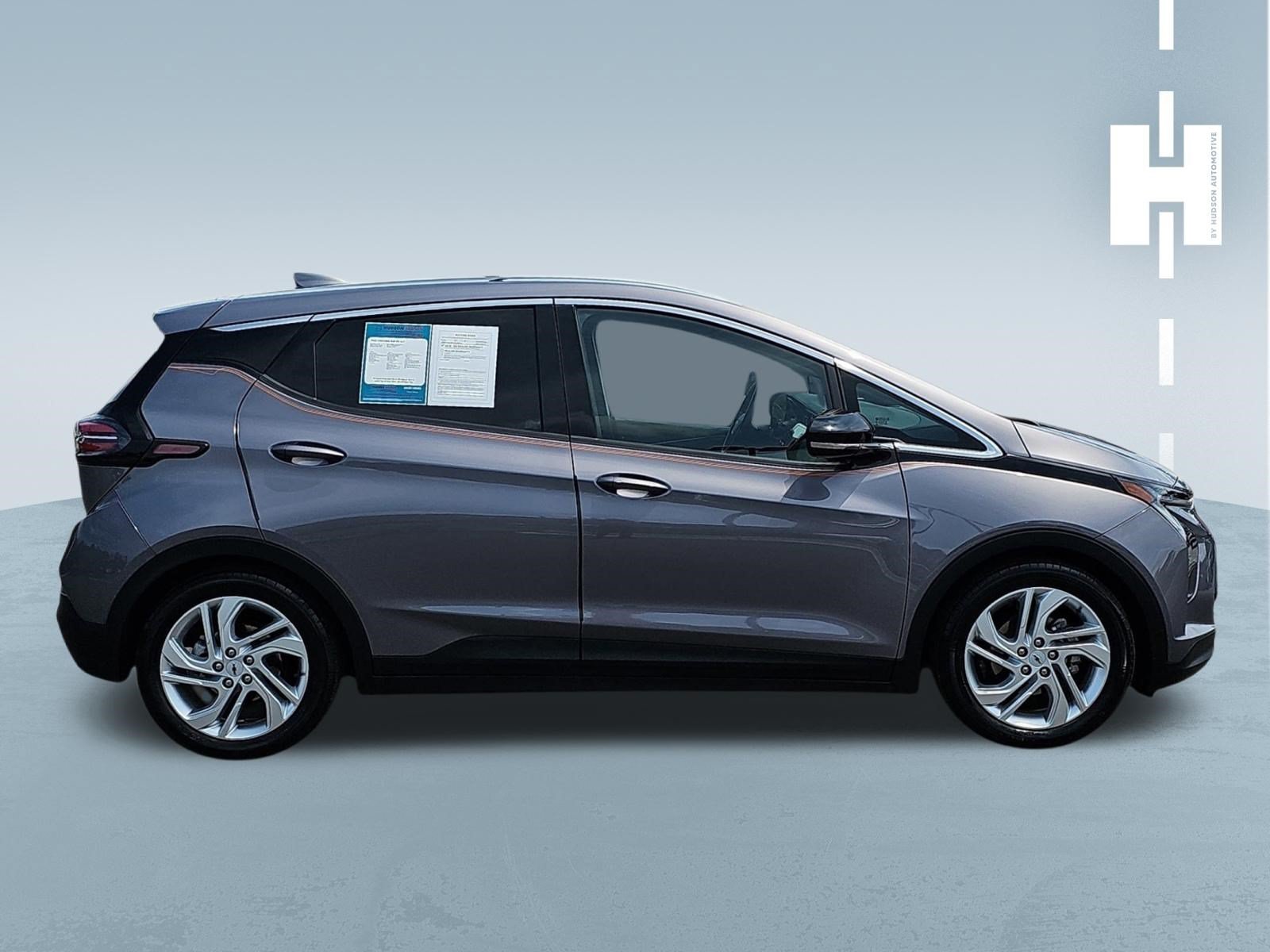 Used 2022 Chevrolet Bolt LT FWD image 3