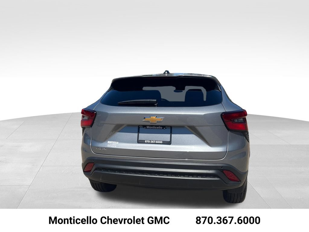 New 2026 Chevrolet Trax LS w/ LS Convenience Package FWD image 4
