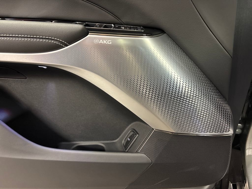 New 2026 Cadillac Lyriq V image 27