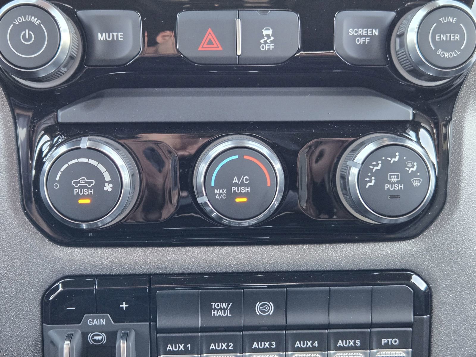 New 2026 RAM 5500 Tradesman w/ Chrome Appearance Group image 18