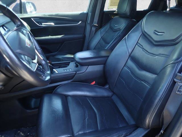 Used 2017 Cadillac XT5 Platinum w/ Driver Assist Package AWD/4WD image 12