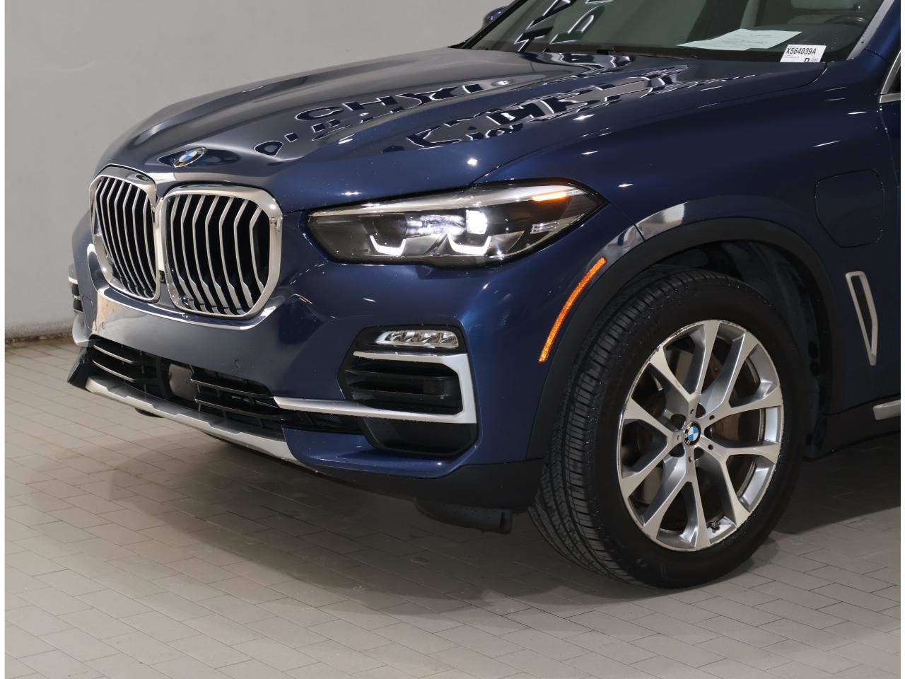 Used 2021 BMW X5 xDrive45e w/ Premium Package AWD/4WD image 2