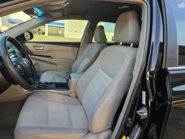 Used 2016 Toyota Camry LE image 15