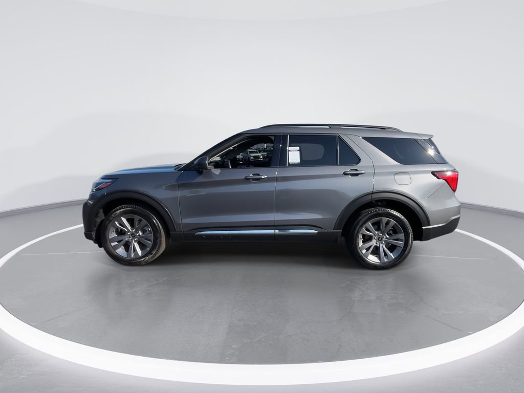 Used 2025 Ford Explorer Active w/ Active Comfort Package image 5