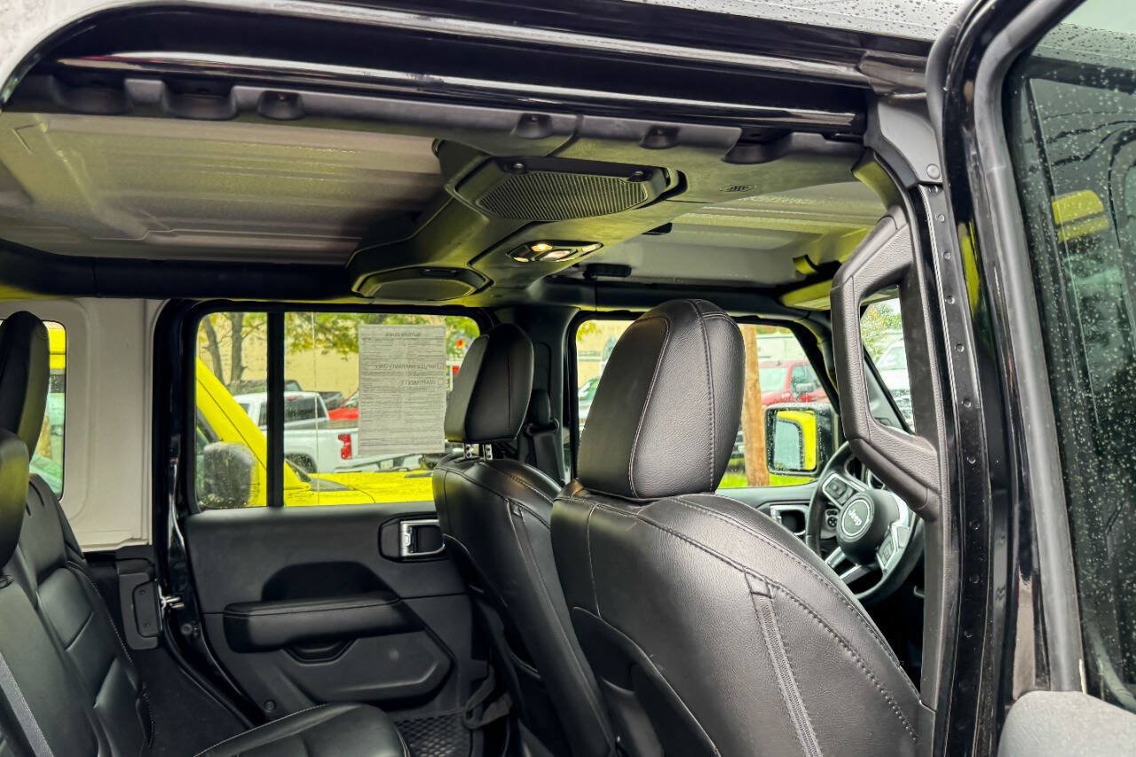 Used 2019 Jeep Wrangler Unlimited Sahara w/ Uconnect 4C Nav & Sound Group AWD/4WD image 12