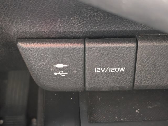 Used 2018 Toyota Camry SE FWD image 18