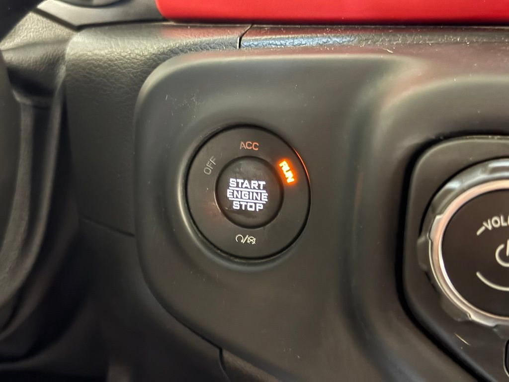 Used 2021 Jeep Wrangler Unlimited Rubicon w/ Cold Weather Group AWD/4WD image 17