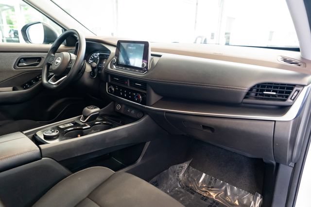 Used 2023 Nissan Rogue S AWD/4WD image 28