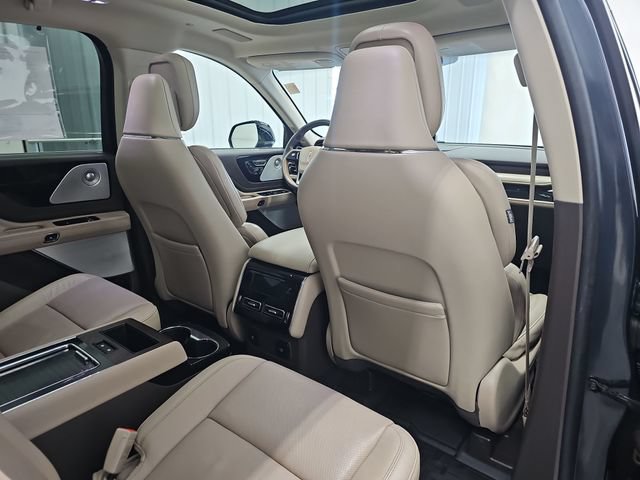 Used 2022 Lincoln Aviator Reserve w/ Equipment Group 201A AWD/4WD image 31
