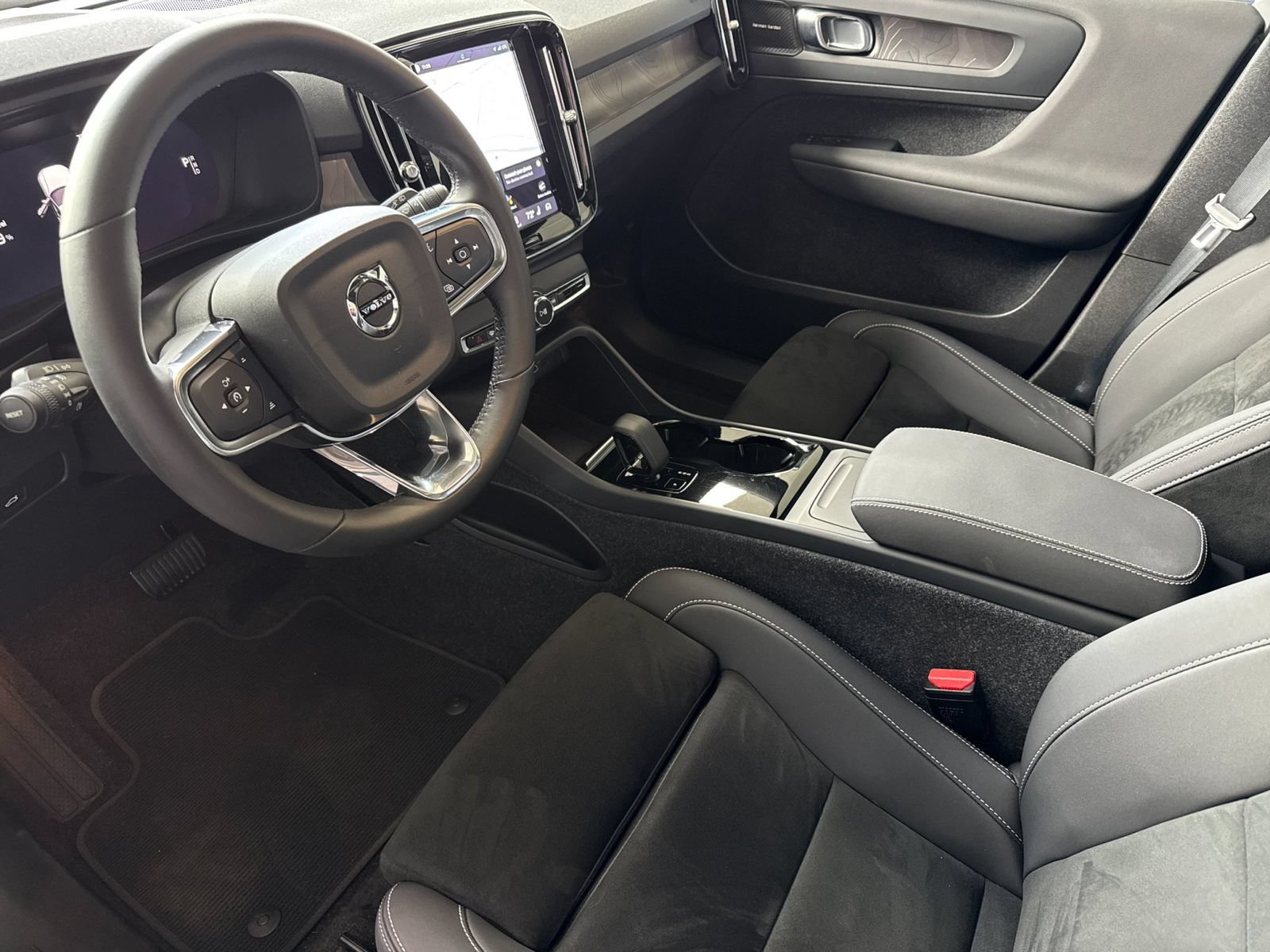 Certified 2023 Volvo XC40 Recharge Ultimate AWD/4WD image 16